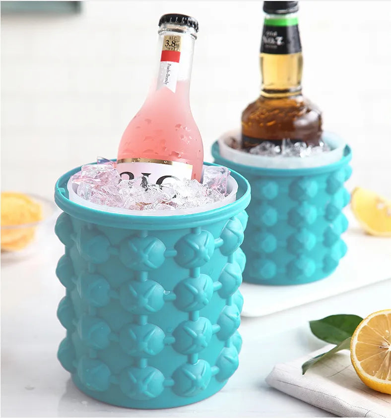 Cubo Portátil para Moldes de Hielo de Silicona
